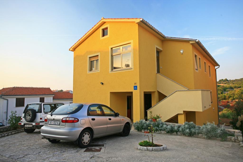 Apartment Julijana คิร์ก ภายนอก รูปภาพ