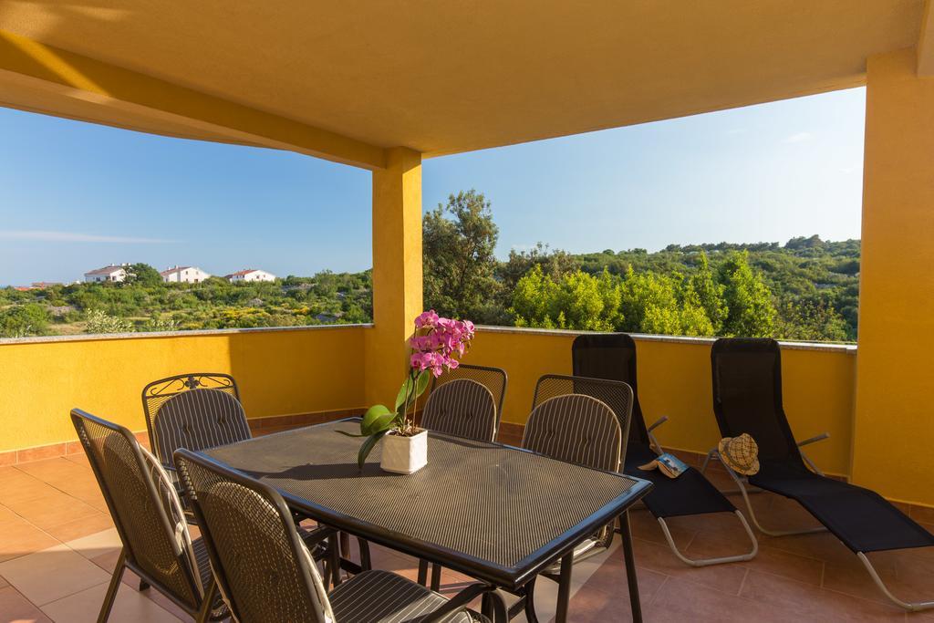 Apartment Julijana คิร์ก ภายนอก รูปภาพ