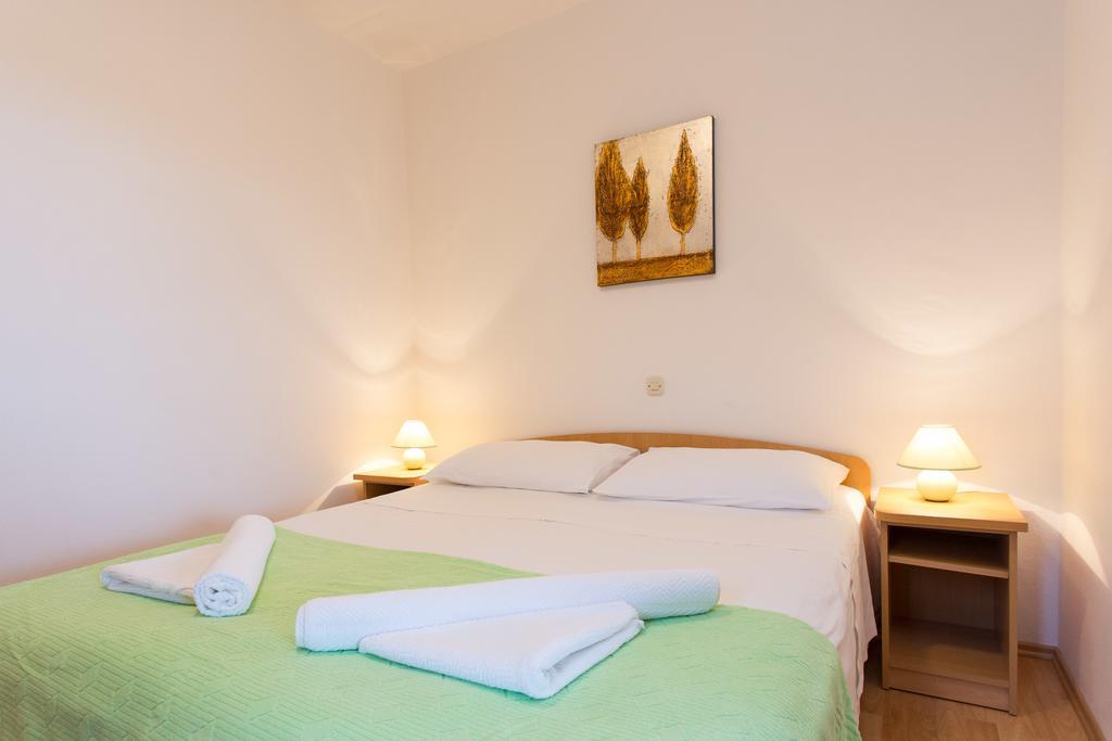 Apartment Julijana คิร์ก ภายนอก รูปภาพ