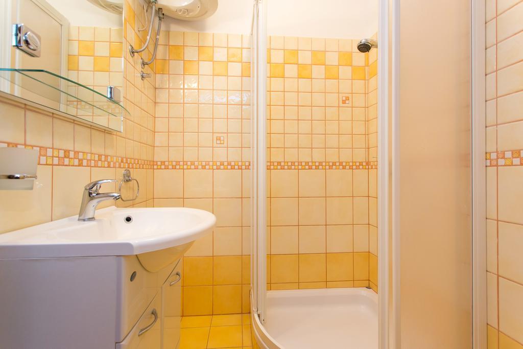 Apartment Julijana คิร์ก ภายนอก รูปภาพ
