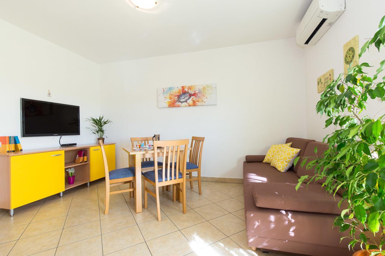 Apartment Julijana คิร์ก ภายนอก รูปภาพ